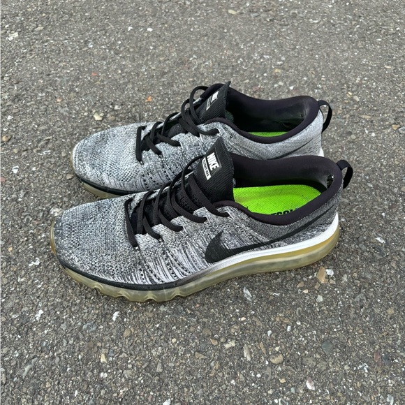 Nike Flyknit Air Max ‘Oreo’ - Picture 2 of 7